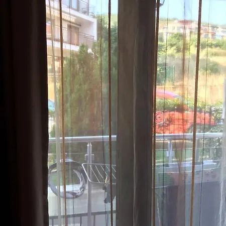 комфортное жильё в 250 метрах от моря ! Apartment Sveti Vlas